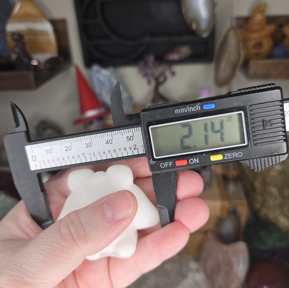 White Jade Cinnamoroll Sanrio Crystal Carving - Picture 5 of 5